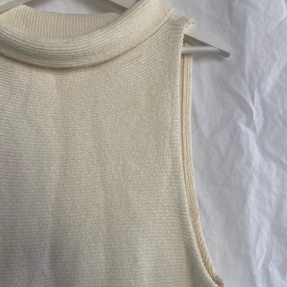 Free People Women's Turtle Neck Sleeveless Pullover Size XS - Picture 5 of 15